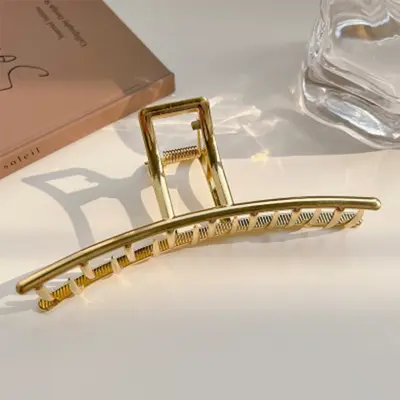 High-quality alloy hair clip for the back of the head, 2022 new simple spray painted large shark hair clip hair accessory. - 8