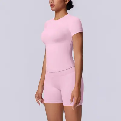 Nahtloses, atmungsaktives Damen-Sportset aus Kurzarmshirt und Shorts