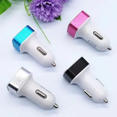 Araç şarj cihazı çok fonksiyonlu çakmak çift USB arayüzü bir ila iki cep telefonu araba hızlı şarj evrensel adaptör