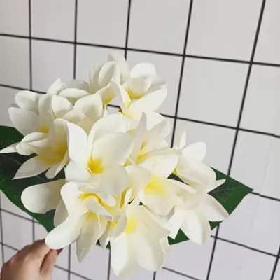 Künstlicher Eierblumen-Ball, Wohnzimmer-Dekoration, bodenstehender Hintergrund mit Blumena