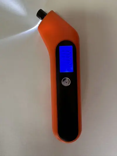 Digital Tire Pressure Gauge and Air Pump with LCD Display and LED Light - 7