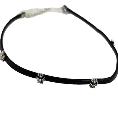 Punk tarzı siyah deri haçlı choker kolye