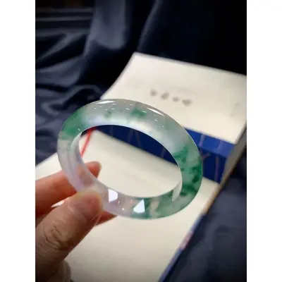 Quarz-Jade-Armband, Eisnudelsorte helles Grün mit schwebenden Blüten - 6