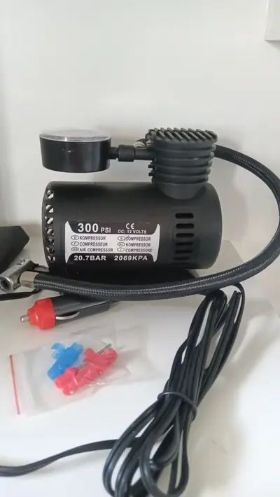 12V mini locomotive air pump, car tire inflator, large engine vehicle air pump, portable - 8
