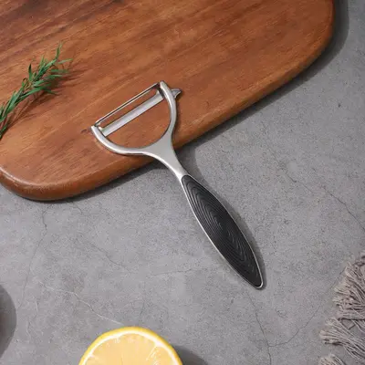 Çift taraflı soyma bıçağı, beş fonksiyonlu çinko alaşımı sebze soyacağı - 9