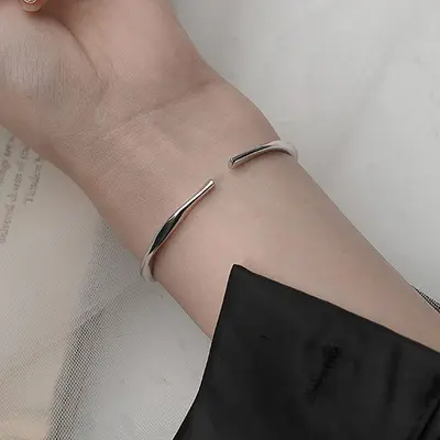 925 gümüş Mobius bilezik, minimalist tasarım