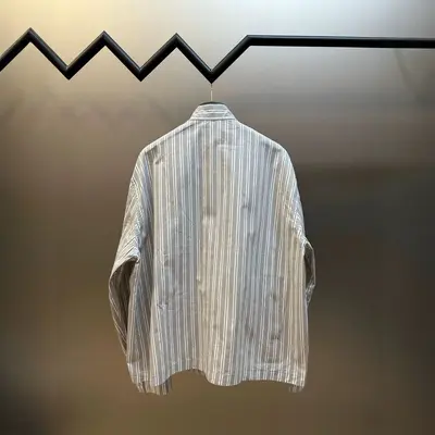 Оригинальное качество, подлинная бирка, в наличии, бренд H, 26SS, куртка-рубашка с принтом логотипа, полосатая, с воротником-стойкой, простая и универсальная