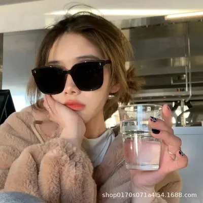 G brand women's sunglasses, vertical stud design, Korean style, UV protection - 5