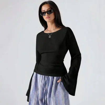 Women's Solid Color Boat Neck Flared Long-Sleeve T-Shirt