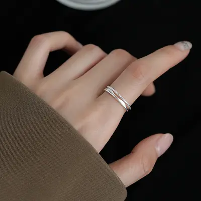Zweilagiger Ring Damen offener Ring leichter Luxus Nischendesign hochwertiger glatter Ring Zeigefinger Ring verstellbarer Ring Großhandel