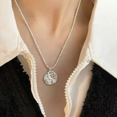 S925 Sterling Silver Mobius Ring Heart Pendant Necklace for Women Niche Design Lightweight Luxury Elegant Collarbone Chain High-End Necklace Accessory