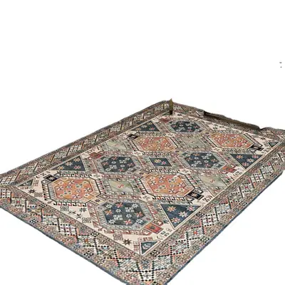 Patterned Living Room Rug, for Bedroom and Hotel Use