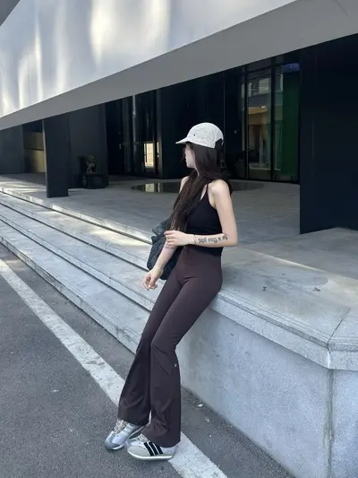 ALO瑜伽裤女提臀跑步运动裤瑜伽裤普拉提高弹高腰喇叭裤打底裤 - 11