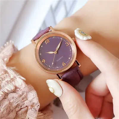 Aydınlık kemili moda kadın saati