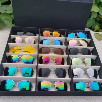 Klassische Doppelsteg-Sonnenbrille Modell 3026 mit farbigen Gläsern - 3