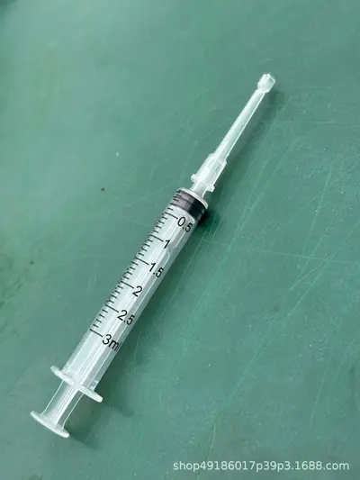 Graduated Plastic Syringe with Needle for Travel Perfume Bottle Refilling - 10
