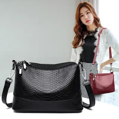 Crocodile Pattern Soft Leather Women's Shoulder Bag