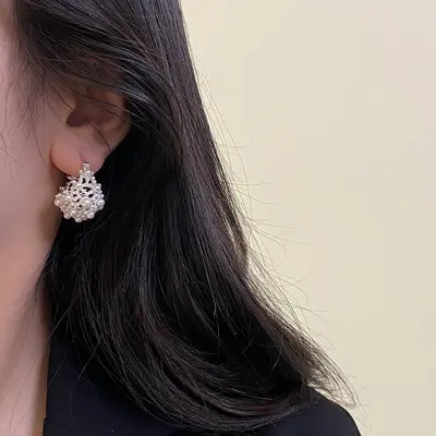 设计个小众立体镂空花篮耳环女时尚独特气质百搭时尚珍珠耳圈耳饰 - 4