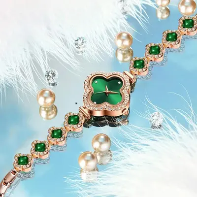 Live streaming hot-selling fashion four-leaf clover bracelet quartz watch emerald women's watch women's watch manufacturer wholesale