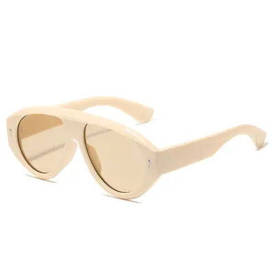 Oversized Aviator-Style Sunglasses with Rivet Detail for Driving - 3