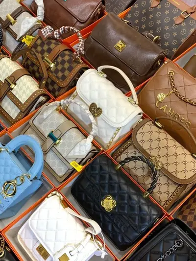Damen-Handtasche, Umhängetasche mit einem Schultergurt, gemischte Modelle - 2