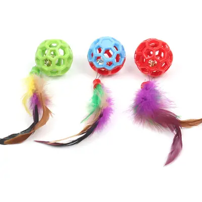 Çanlı kedi oyuncağı, TPR plastik oyuklu top, iki renkli - 4