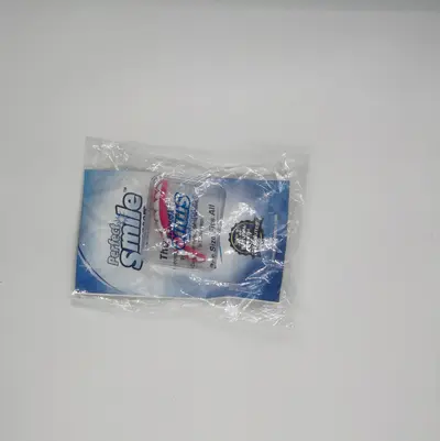 厂家直供假牙贴 仿真牙齿 仿真牙套 防露齿假牙套 现货smile