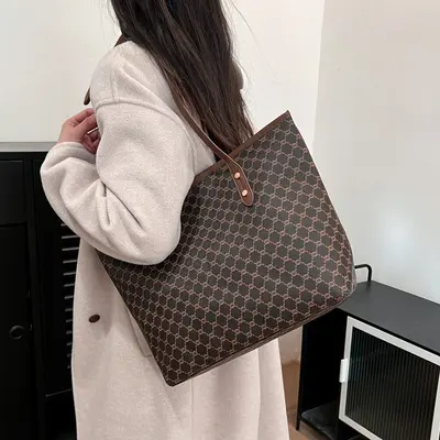 Large Women's Tote Bag, Versatile Commuter Shoulder Bag - 2