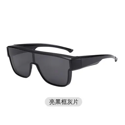 Large Frame TR Polarized Clip-On Sports Sunglasses with UV Protection - 12