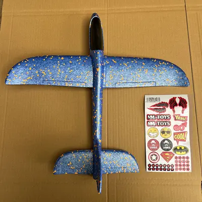 Schaumstoff-Flugzeug mit LED, handgeworfen, 48x38 cm - 10