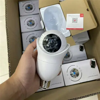 Lamba tipi 1080p 5G WiFi kamera, 360° akıllı takip - 3