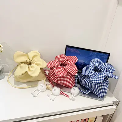 Girly Kalp Çiçek Çanta Ins Tarzı Tek Omuz Crossbody Kova Çanta Çift Taraflı Büyük Kapasiteli İşe Gidip Geliş Cep Telefonu İpli Çanta