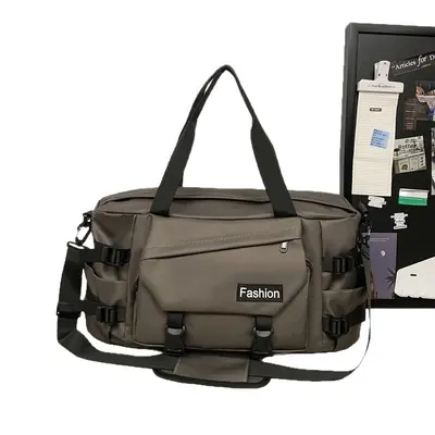 Travel bag with wet/dry separation, large capacity