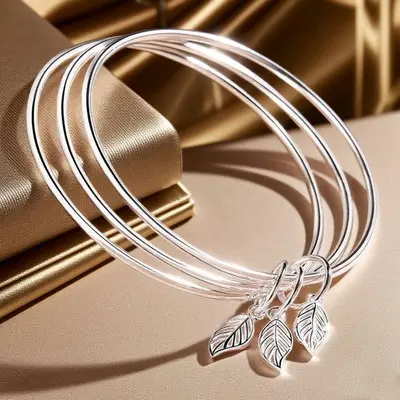 Minimalistisches Armband, leichte Luxus-Ausführung, Dreiringglöckchen - 8