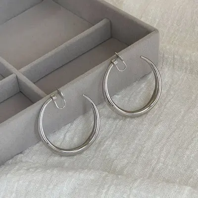 Premium metal ring ear clips without piercing for women - 9