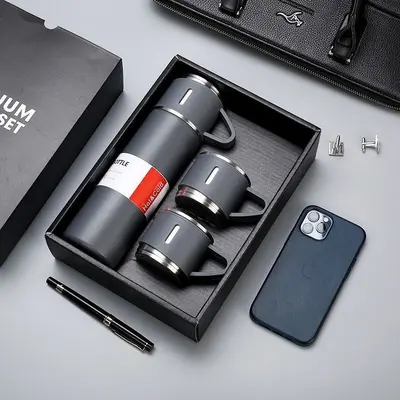 Thermobecher-Set mit 1 Becher und 3 Deckeln - 12