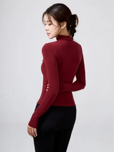 麓川柔软亲肤半高领运动瑜伽上衣显瘦百搭瑜伽服女秋冬长袖运动服 - 3