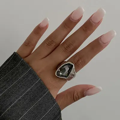 Acryl-Schwarzstein-Ring mit geometrischem Metallquadrat - 8