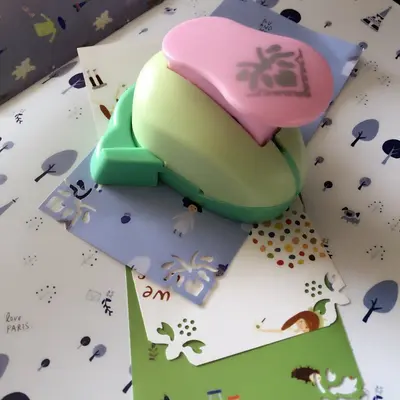 Kinder-DIY-Blumenstanzer mit Randmuster-Prägung - 7
