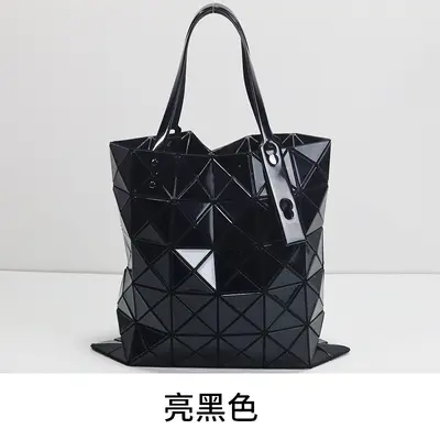 Classic Six-Grid Diamond Quilted Large Capacity Tote Bag - 7