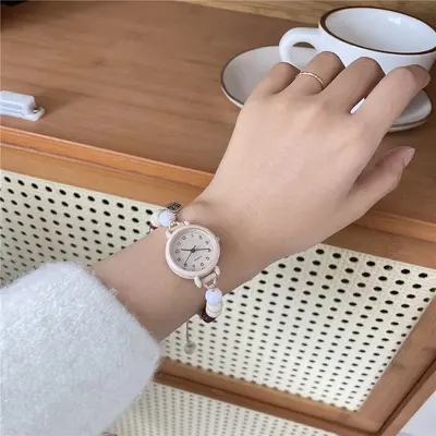 Ins Naihuhu handgefertigtes Damenarmband Damenuhr literarisch schlicht Mädchenuhr Freundinnenuhr Nischenschülerinnenuhr