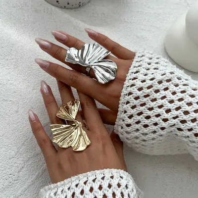 European and American cross-border jewelry, accessible luxury style asymmetric stereo alloy ring, designed pleated wide ring new product