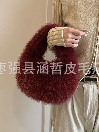 Autumn and winter new plush imitation fox fur bag Korean style versatile portable plush dough pastry bag