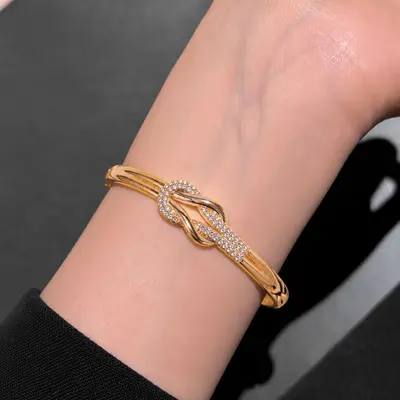 Exquisite European and American fashion Instagram-style bracelet minimalist elegant bracelet women lightweight luxury versatile niche accessory bangle wholesale