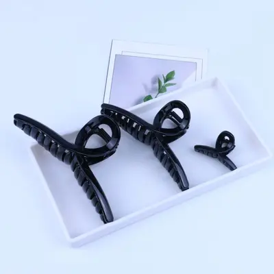 Black claw clip hair clips in large, medium and small sizes handmade DIY hair clips simple versatile back of head hair bun shark clip wholesale