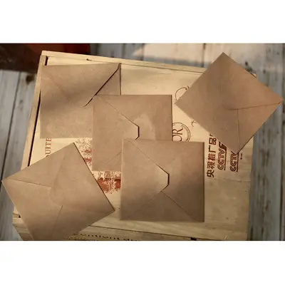 Retro quadratische Umschläge und Luxus-Briefpapier