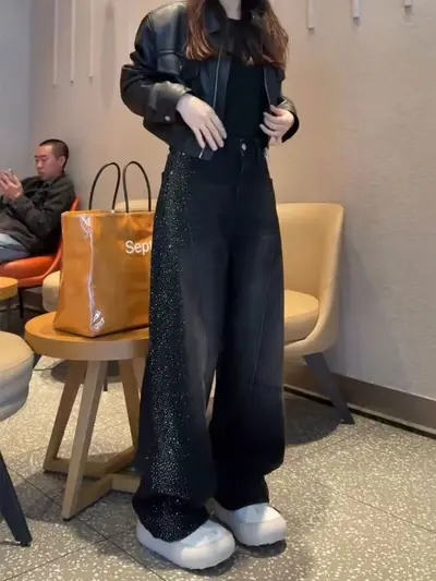 Große Größen Damen-Jeans, weites Bein, Sternenmuster mit Strass - 8