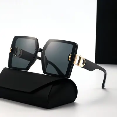 Großer eckiger Damen-Sonnenbrille mit D-Nieten, UV-Schutz - 1