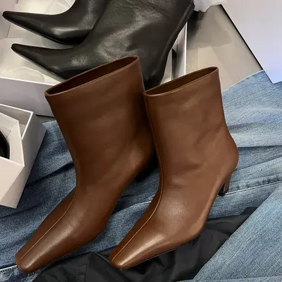 In stock! Small square-toe, thin-heeled, French-style slim-fit boots, versatile kitten-heel ankle boots for women in autumn and winter.