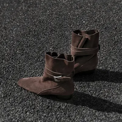 Kadın kısa bot, 3,5 cm topuk, kare burun, kemer tokalı, retro tüp model